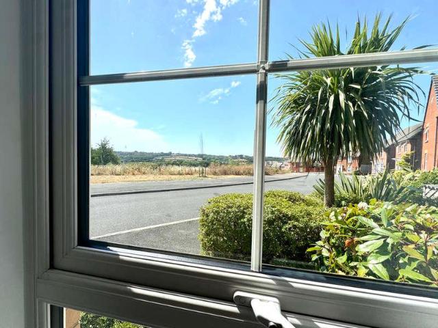 Flat for sale in East Cowes, Isle Of Wight