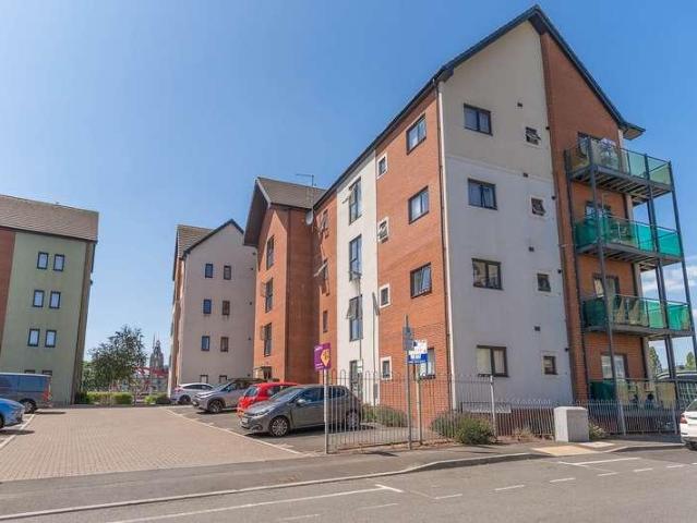 Flat for sale in Wales