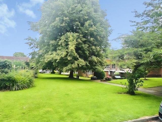 Flat for sale in Little Sutton, Sutton Coldfield