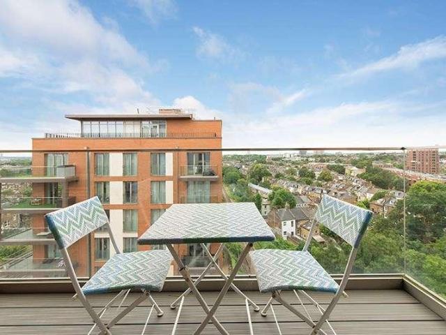 Flat for sale in West Hampstead, Greater London