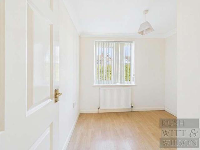 Flat for sale in Central, Heathlands