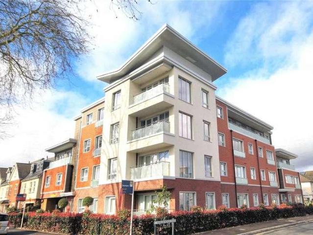 Flat for sale in Horsell, Woking