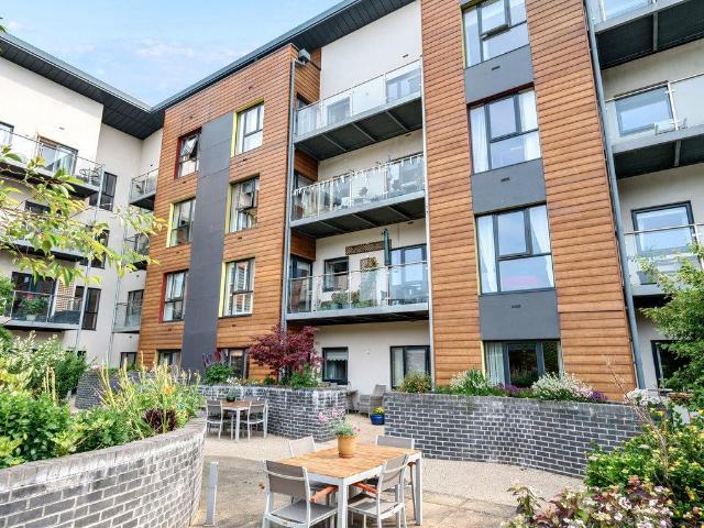 Flat for sale in Strode, Devon