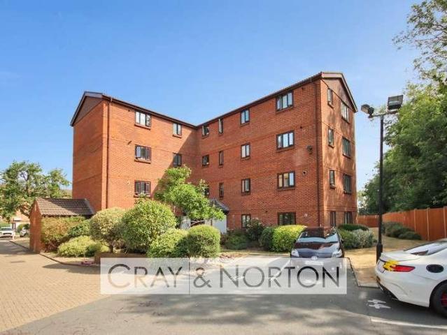 Flat for sale in London Borough of Croydon, Addiscombe