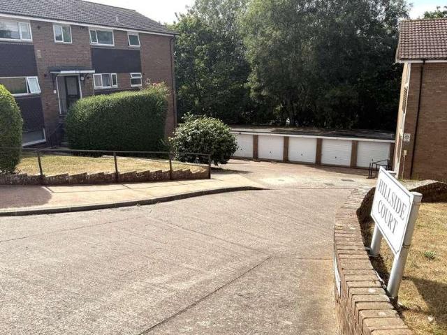 Flat for sale in Hulham, Budlake