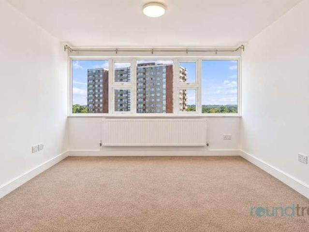 Flat for sale in London Borough of Barnet, Greater London