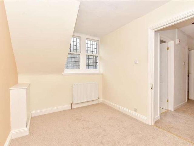 Flat for sale in Folkestone, Morehall