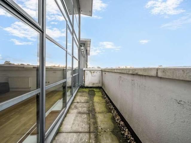 Flat for sale in London Borough of Hounslow, Greater London