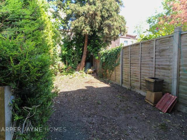Flat for sale in Leyton, Greater London