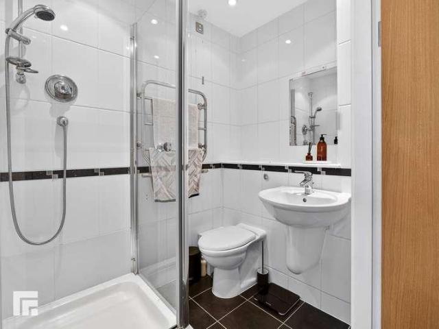 Flat for sale in City Centre, Falcon Lodge