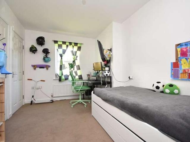 Flat for sale in East Cliftonville, Acol