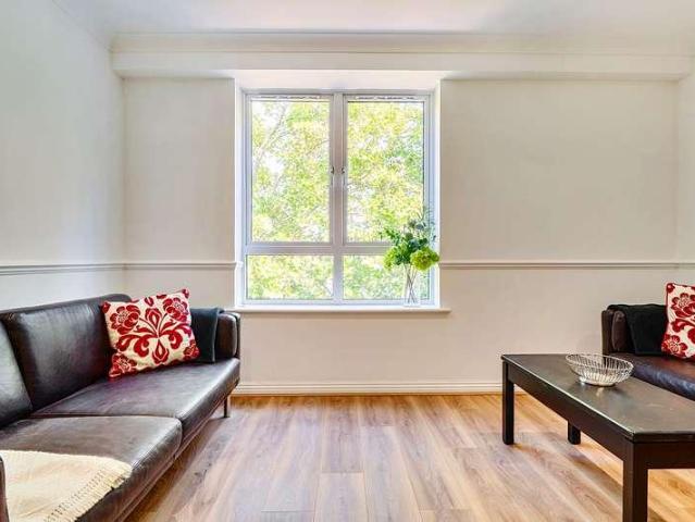 Flat for sale in Rotherhithe, Greater London