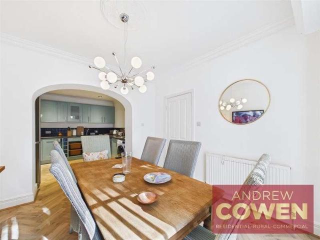 Flat for sale in The Old Town, Scarborough
