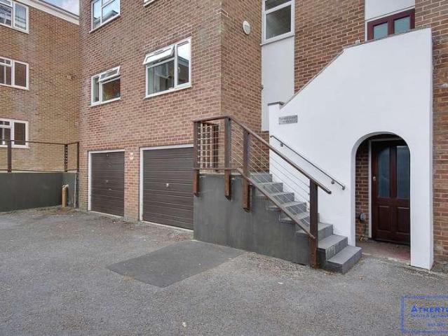 Flat for sale in Poole
