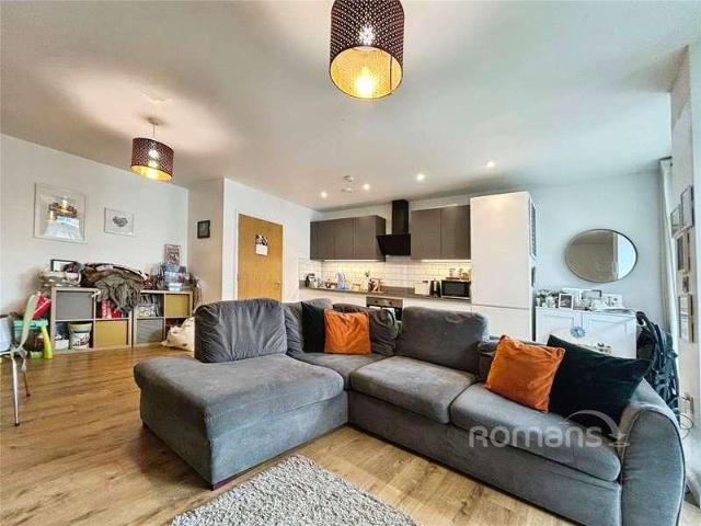 Flat for sale in Farnborough, Hampshire