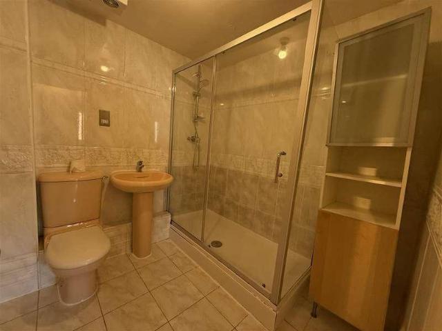 Flat for sale in City Centre, Georgia