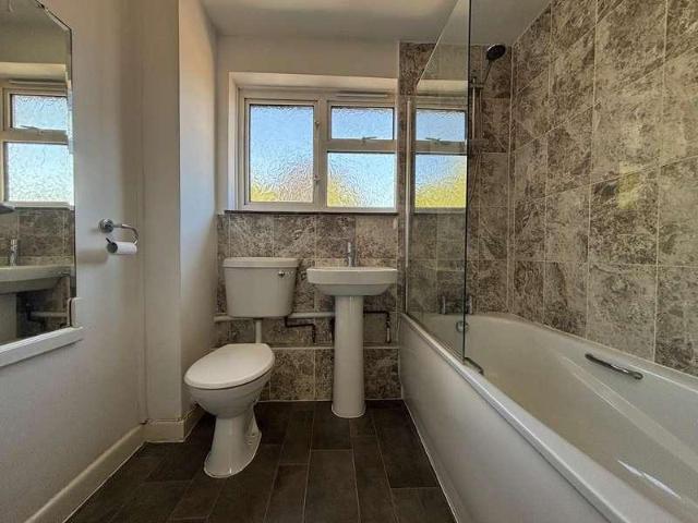 Flat for sale in Salisbury, Wiltshire