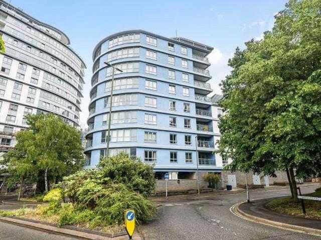 Flat for sale in Horsell, Woking