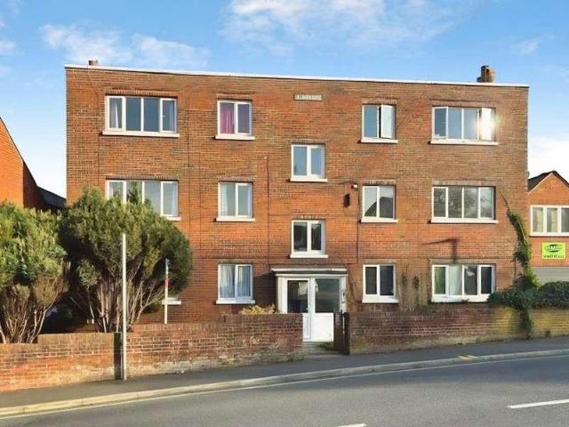 Flat for sale in Cowes, Isle Of Wight