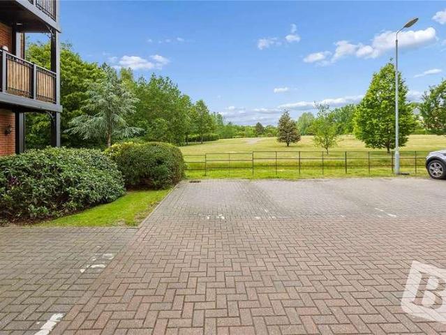 Flat for sale in Navestock Side, Essex