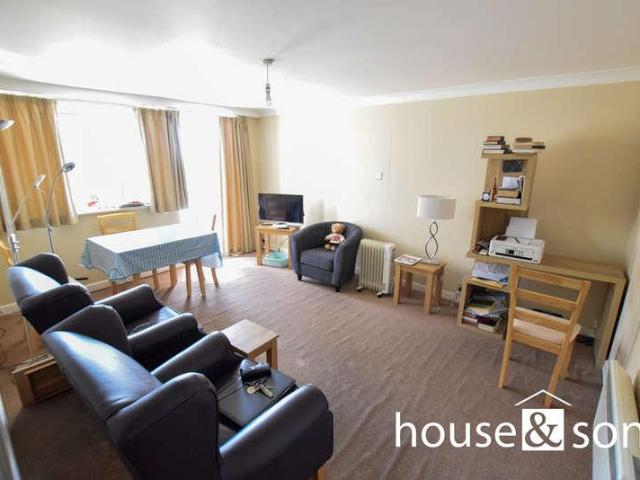 Flat for sale in Lansdowne, Springbourne