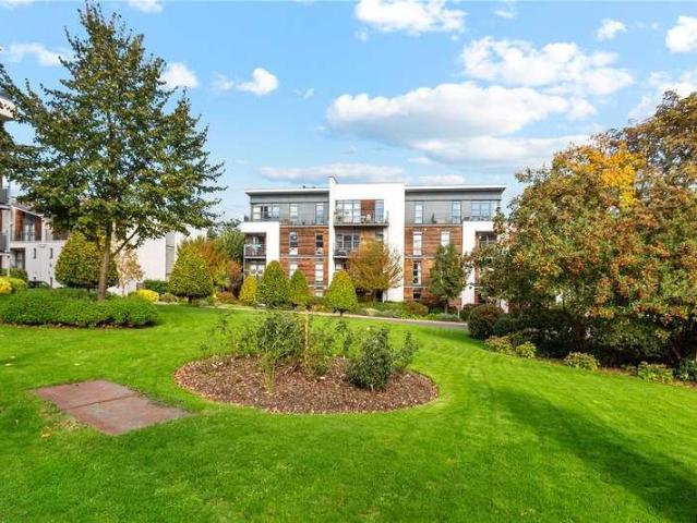 Flat for sale in Southfields, Greater London