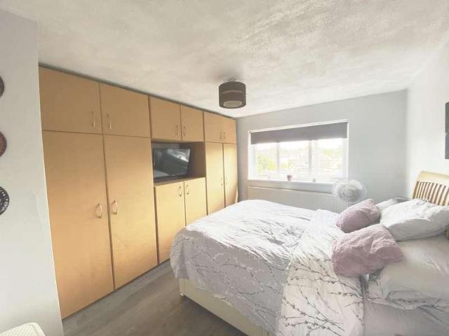 Flat for sale in St Albans, Cotlandswick