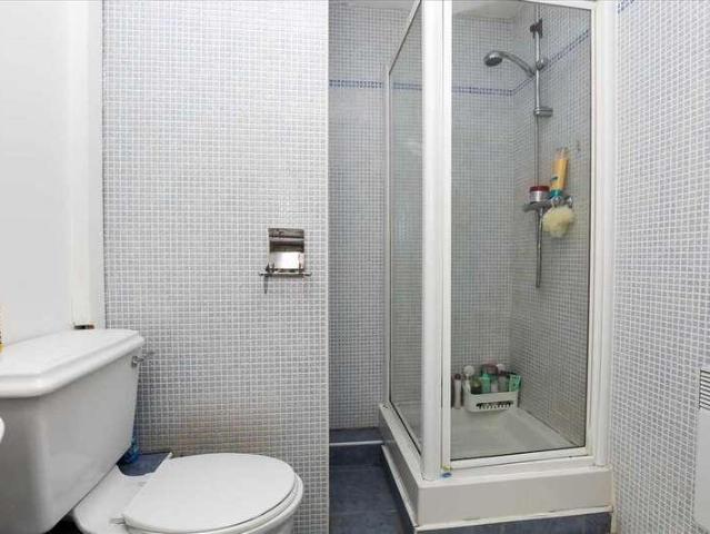 Flat for sale in Chinatown, Calderstones