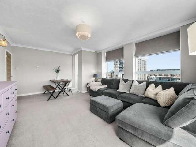 Flat for sale in Blackhills, Surrey
