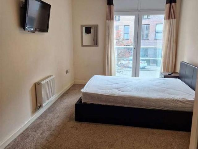 Flat for sale in Newtown, Reading