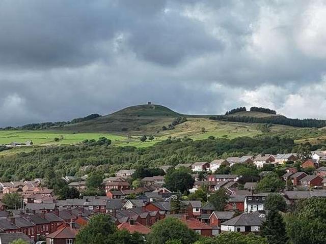 Flat for sale in Lee Bank, Greater Manchester
