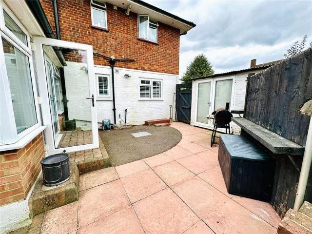 Flat for sale in Croydon, London Borough of Croydon