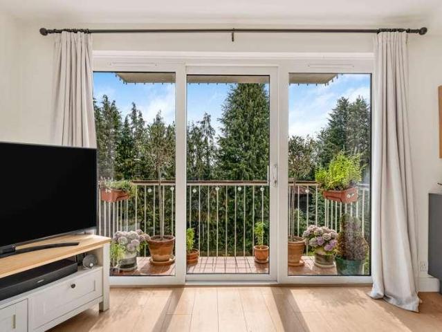 Flat for sale in Henley-on-Thames, Berrick Salome