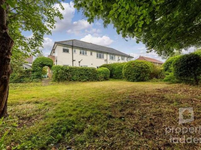 Flat for sale in Lakenham, East Bank