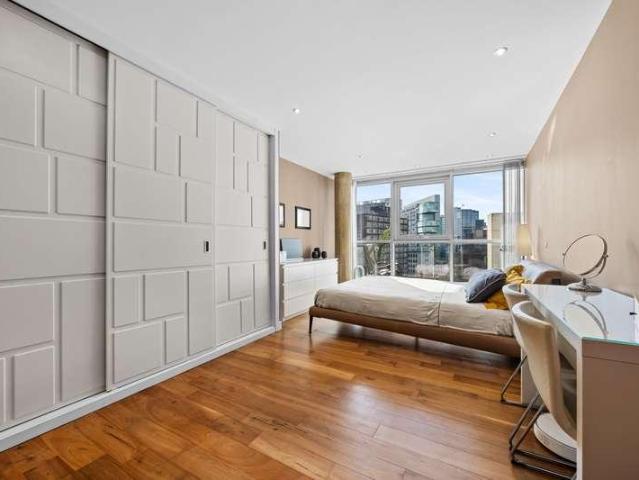 Flat for sale in City Centre, Salford