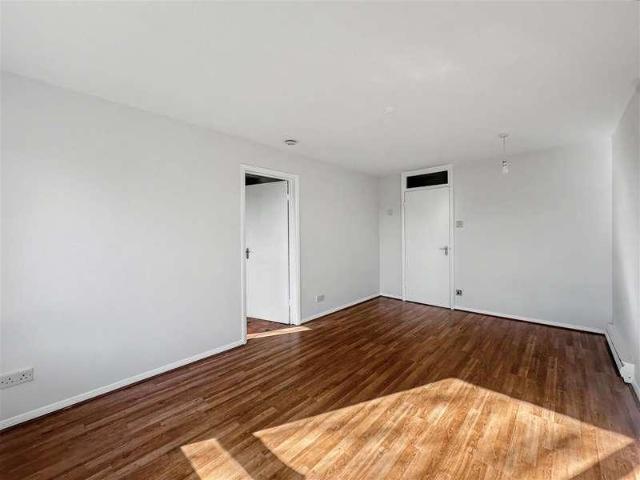 Flat for sale in Pouchen End, Hertfordshire