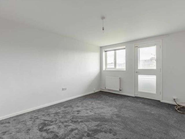 Flat for sale in Slough