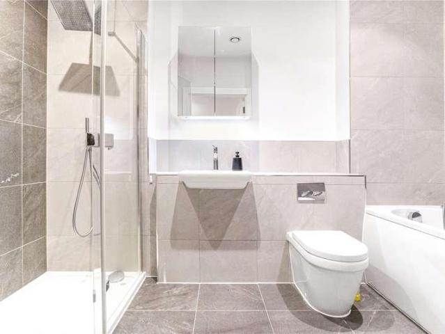 Flat for sale in Cockfosters, Greater London