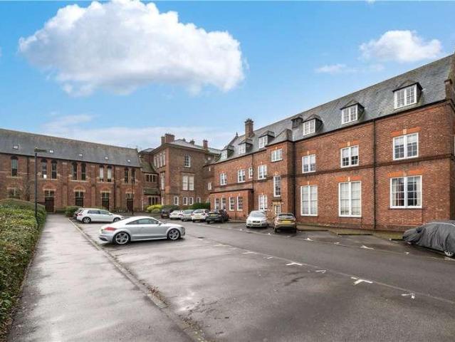 Flat for sale in Ripon, North Yorkshire