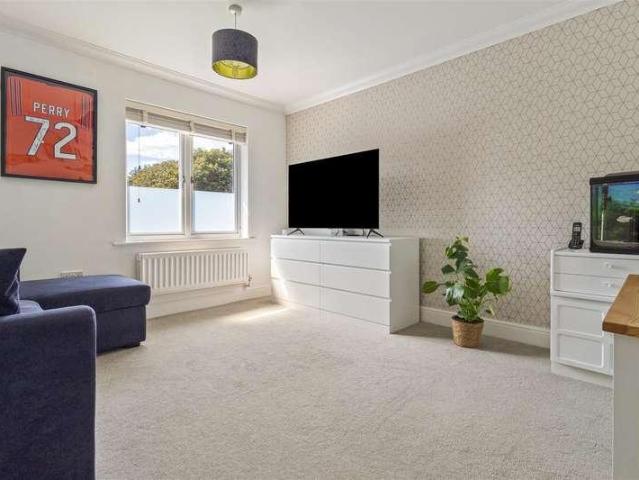 Flat for sale in West Worthing, Worthing