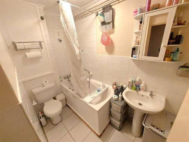 Flat for sale in Folkestone