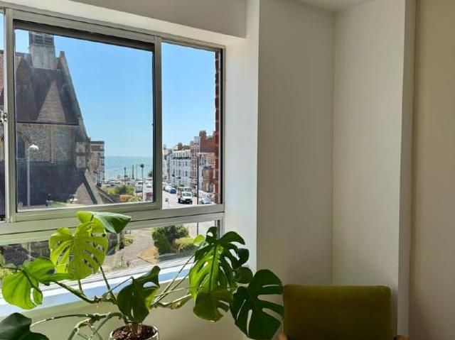 Flat for sale in Central, Heathlands