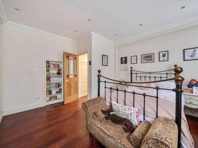 Flat for sale in Shepherd's Hill, Crouch End