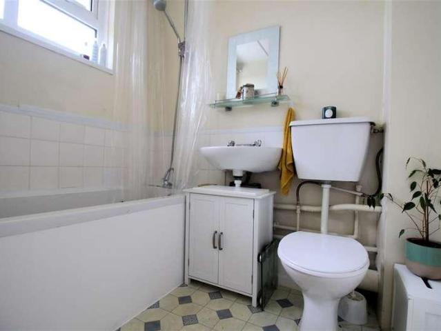 Flat for sale in Bolton Low Houses, Hampshire