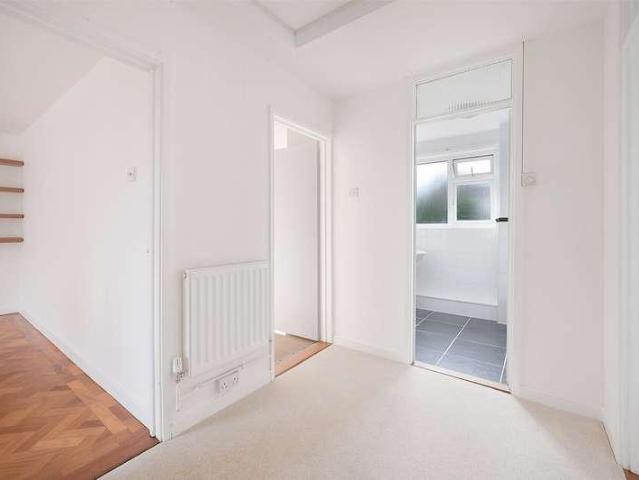 Flat for sale in Pachesham Park, Surrey
