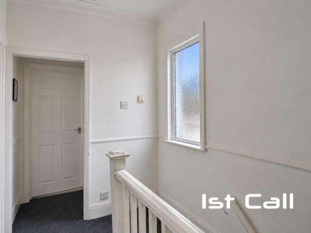 Flat for sale in Alton Barnes, Essex