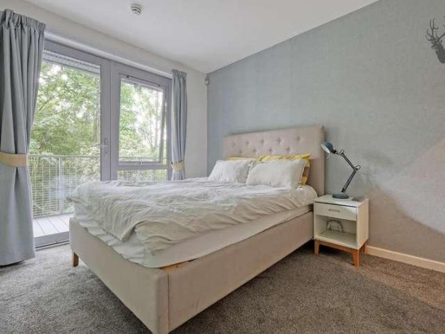 Flat for sale in Fish Island, Cat Hill