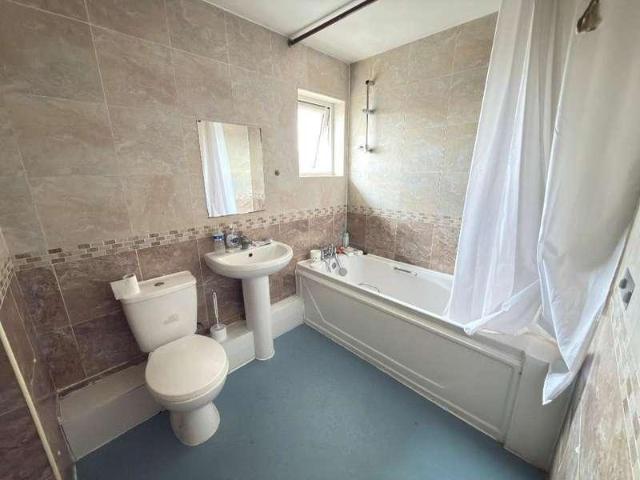 Flat for sale in Biscot, Luton