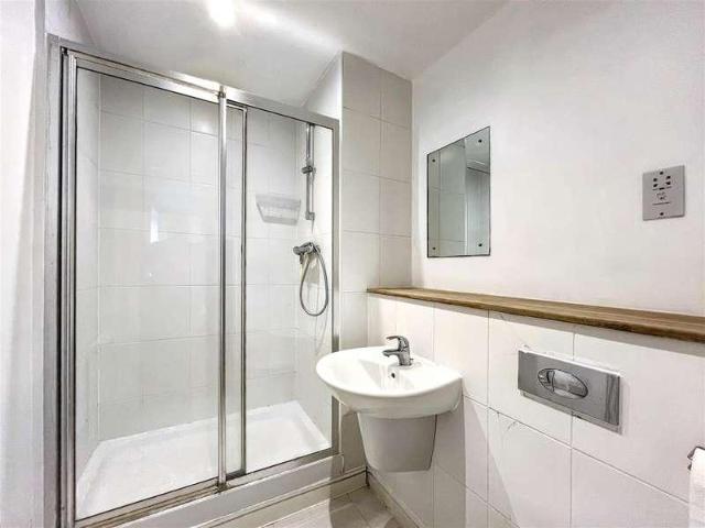 Flat for sale in East Bank, Norfolk