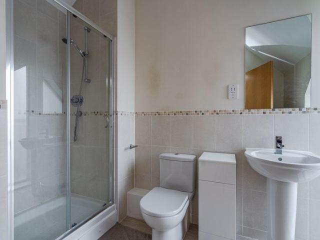 Flat for sale in Lunnon, Buckinghamshire